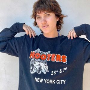 Hooters Long Sleeve T-Shirt New York City